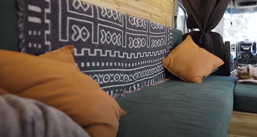 Living in a Sprinter Van 5 RealLife Examples {+ HowTo Guide}